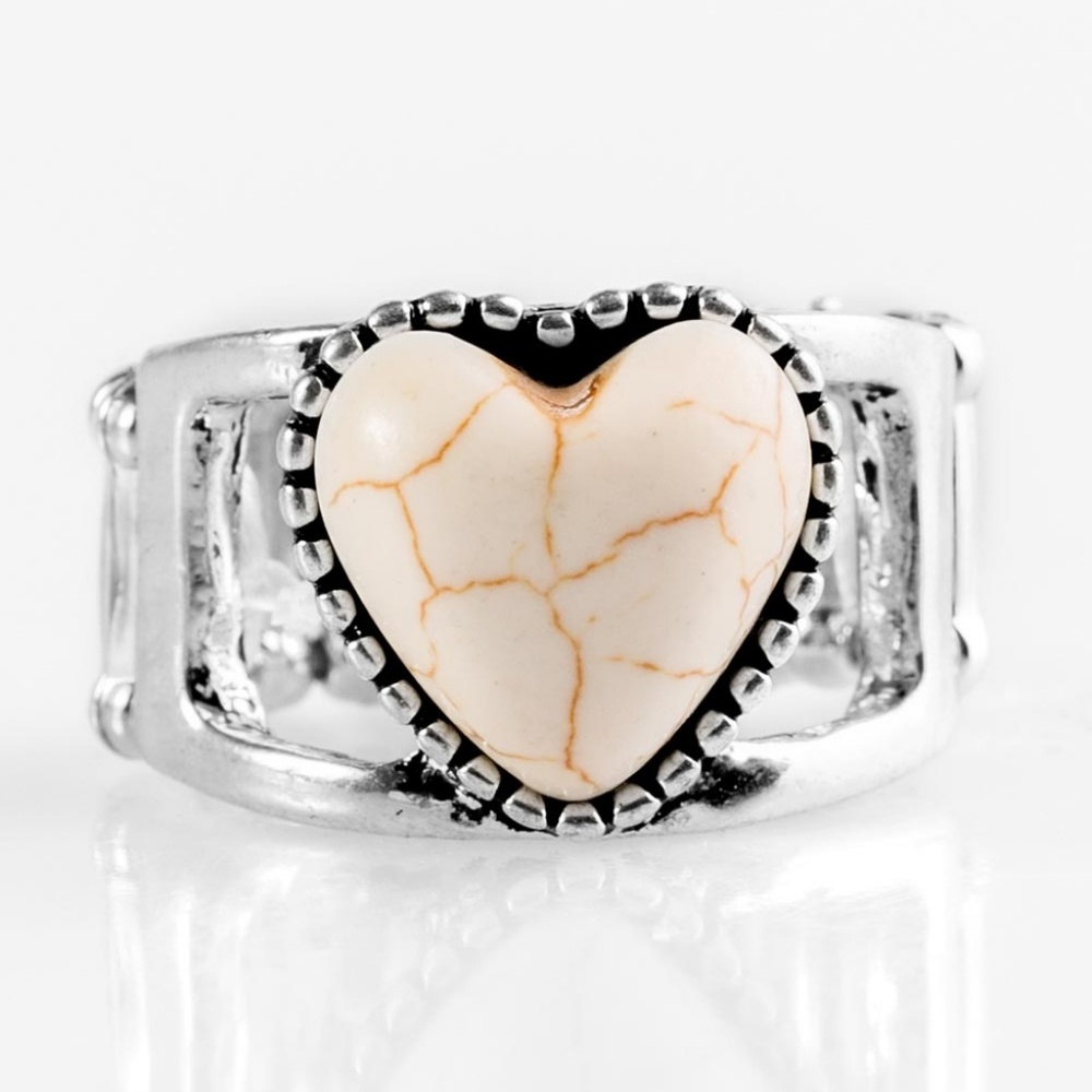 White Heart Stone and Silver Ring (Stretch band)